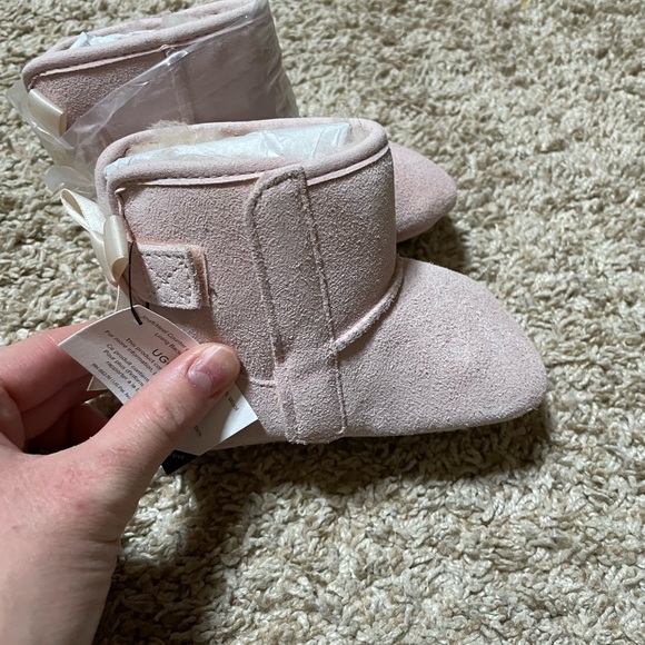 New in gift box! Size 4/5 baby/toddler. Light pink. Style Jesse Bow ii bootie - Picture 5 of 5